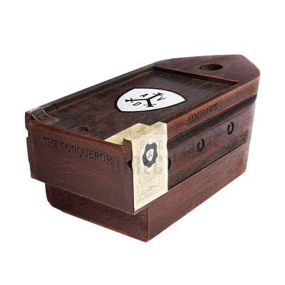 Adventura The Conqueror Almirante Toro Closed Box Angled
