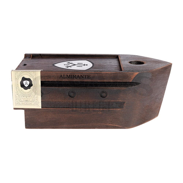 Adventura The Conqueror Almirante Toro Closed Box Side View