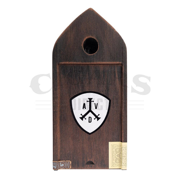 Adventura The Conqueror Almirante Toro Closed Box Top View