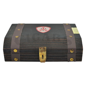 Adventura The Explorer Robusto Grande Closed Box