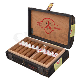 Adventura The Explorer Short Robusto Open Box Angled