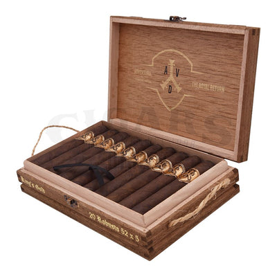 Adventura Royal Return King's Gold Robusto Open Box Angled