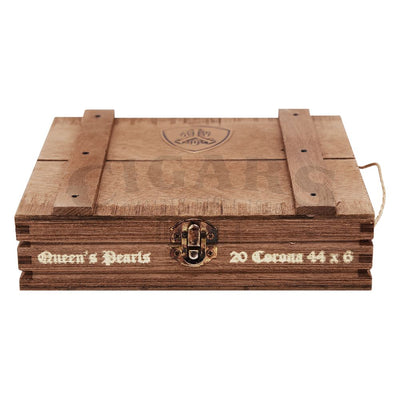 Adventura Royal Return Queen's Pearls Corona Closed Box
