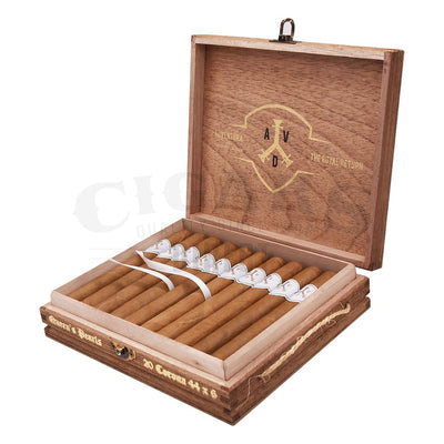 Adventura Royal Return Queen's Pearls Corona Open Box Angled