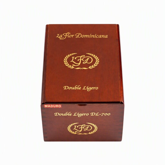 La Flor Dominicana Double Ligero 700 Maduro