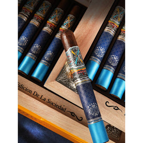 OpusX Society La Edicion De La Sociedad Toro Single on Tray