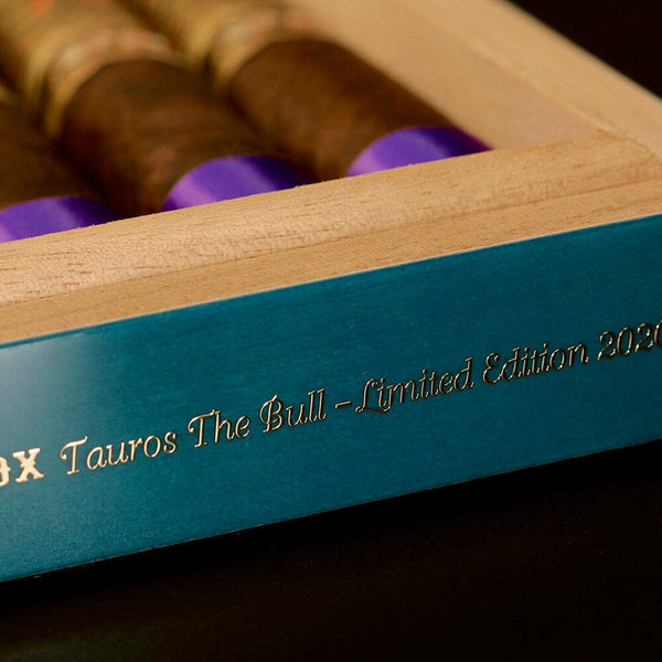 FFOX Heaven and Earth Tauros The Bull Maduro Blue Travel Humidor Front View