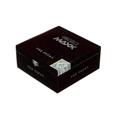 Alec Bradley Maxx Freak Box Closed