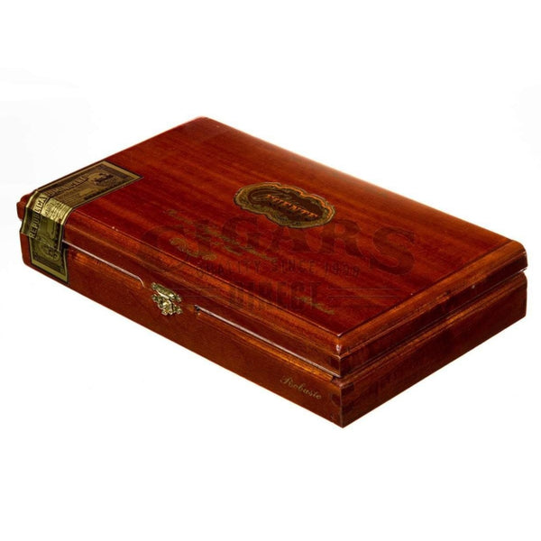 Arturo Fuente Casa Fuente Robusto Box Closed