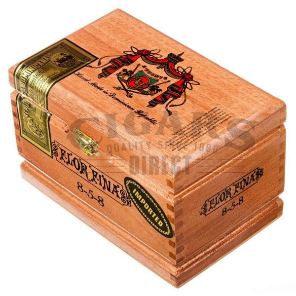 Arturo Fuente Gran Reserva Flor Fina 858 Maduro Box Closed