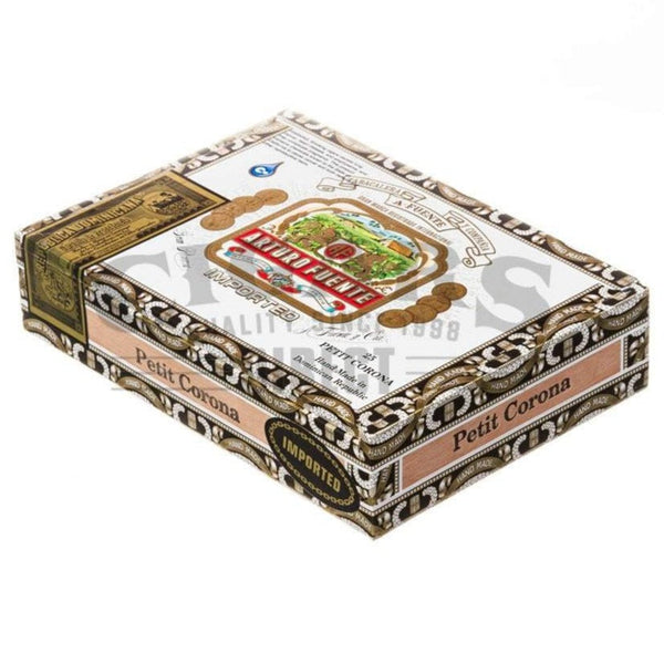 Arturo Fuente Gran Reserva Petit Corona Natural Box Closed