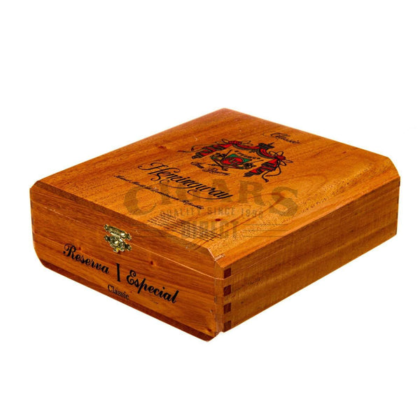 Arturo Fuente Hemingway Classic Box Closed