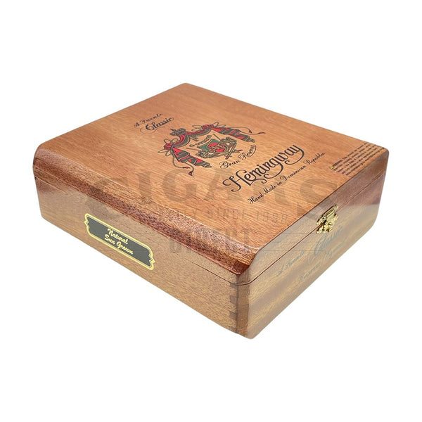 Arturo Fuente Hemingway Classic Sungrown Closed Box