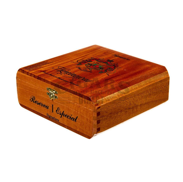 Arturo Fuente Hemingway Signature Box Closed