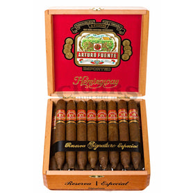 Arturo Fuente Hemingway Signature Sungrown Box Open