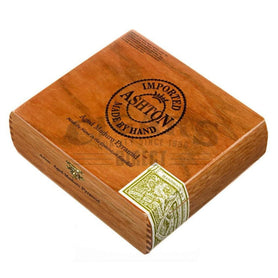 Ashton Aged Maduro Pyramid Box Closed 