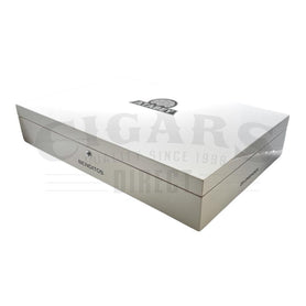 Atabey Benditos Churchill Closed Box Angled View