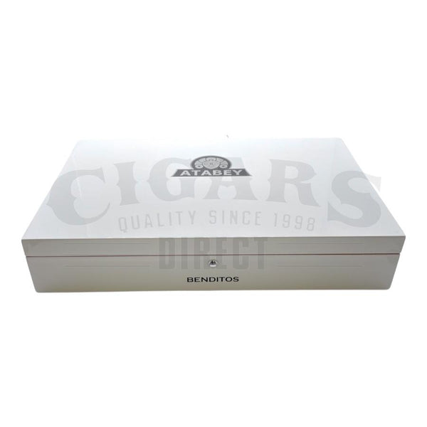 Atabey Benditos Churchill Closed Box