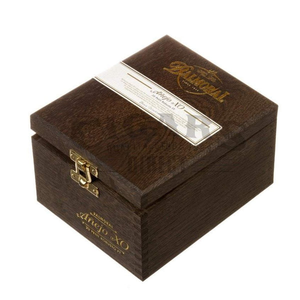 Balmoral Anejo Xo Petit Robusto Ft Box Closed