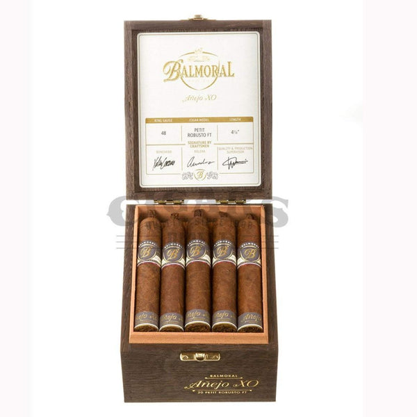 Balmoral Anejo Xo Petit Robusto Ft Box Open