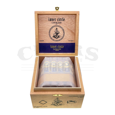 Cavalier Inner Circle Petit Robusto Open Box