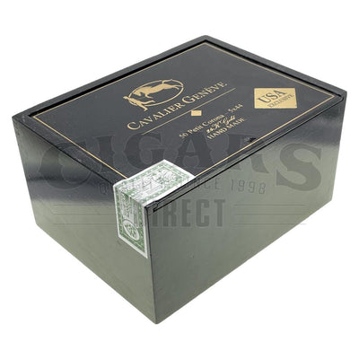 Cavalier Small Batch Petit Corona USA Exclusive Closed Box
