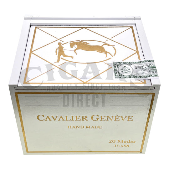 Cavalier White Series Elegantes Short Robusto