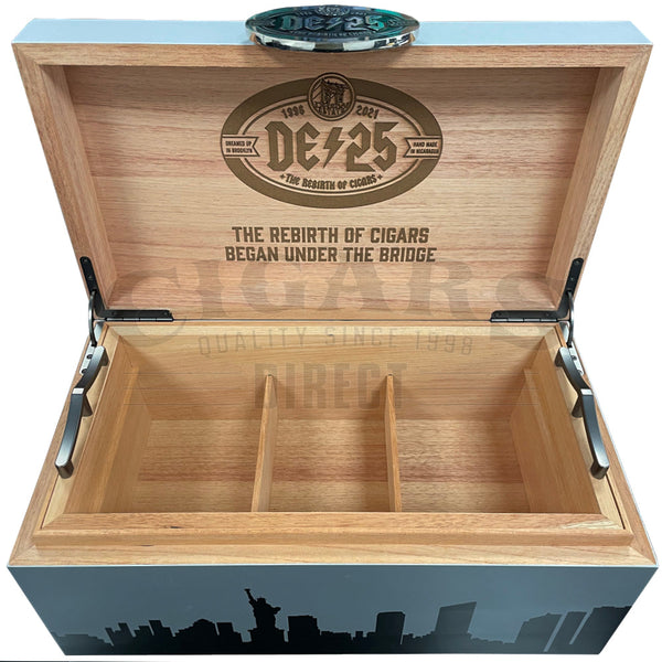 Drew Estate DE25 Limited Edition Humidor Open  without Tray