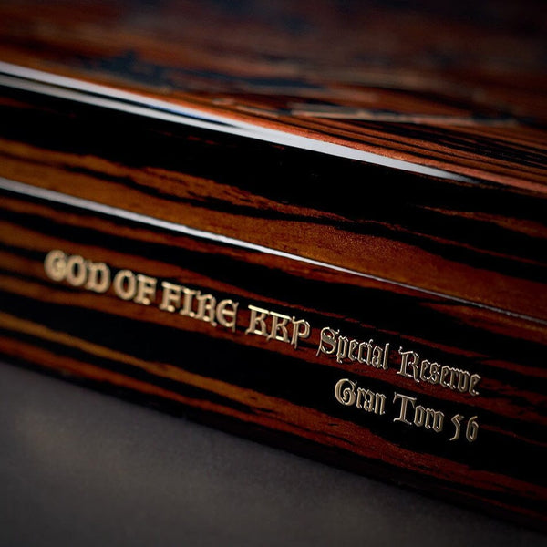 God of Fire KKP Special Reserve Gran Toro 56 Close Up 