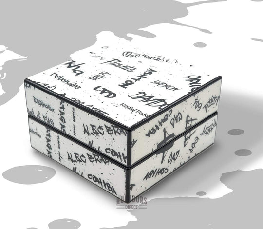 Graffiti White and Black Ashtray Set