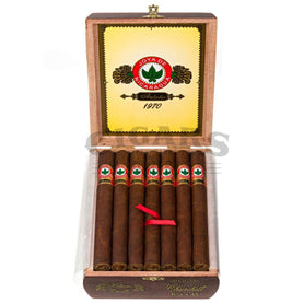 Joya De Nicaragua Antano.1970 Churchill Box Open