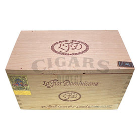 La Flor Dominicana Colorado Oscuro No. 2 Corona Box Closed