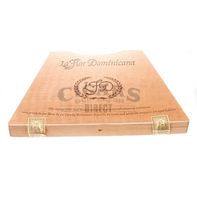 La Flor Dominicana Limited Production Salomones Box Closed