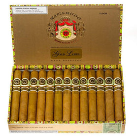 Macanudo Gold Label Tudor Box Open