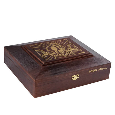 Man O' War Original Double Corona Closed Box