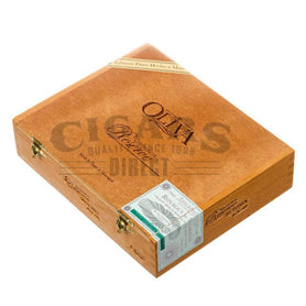 Oliva Connecticut Reserve Toro Box Closed