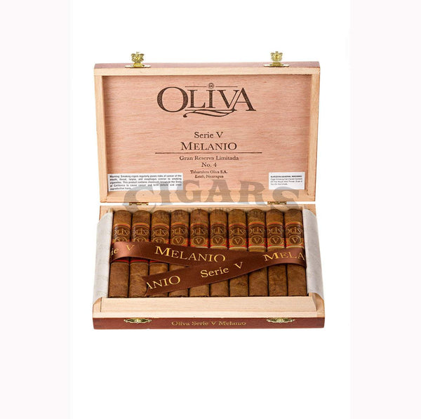 Oliva Serie V Melanio Petit Corona Box Open