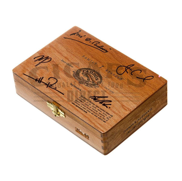 Padron Family Reserve No.44 Natural Box Closed