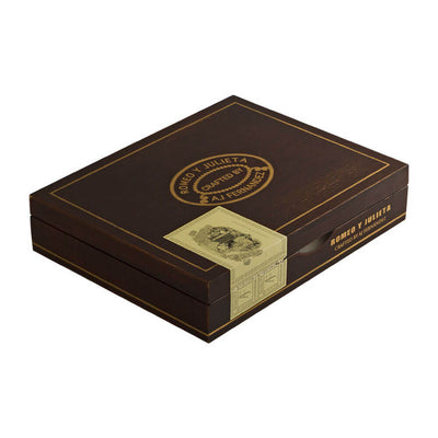 Romeo y Julieta by AJ Fernandez Churchill Closed Box