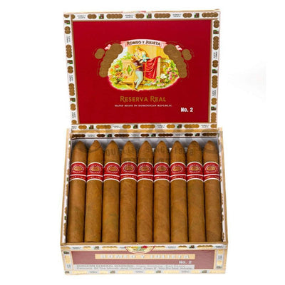 Romeo Y Julieta Reserva Real No.2 Box Open