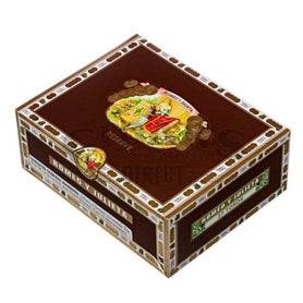 Romeo Y Julieta Reserve Toro Box Closed