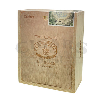 Tatuaje La Riqueza SE 2022 Toro Closed Box Standing